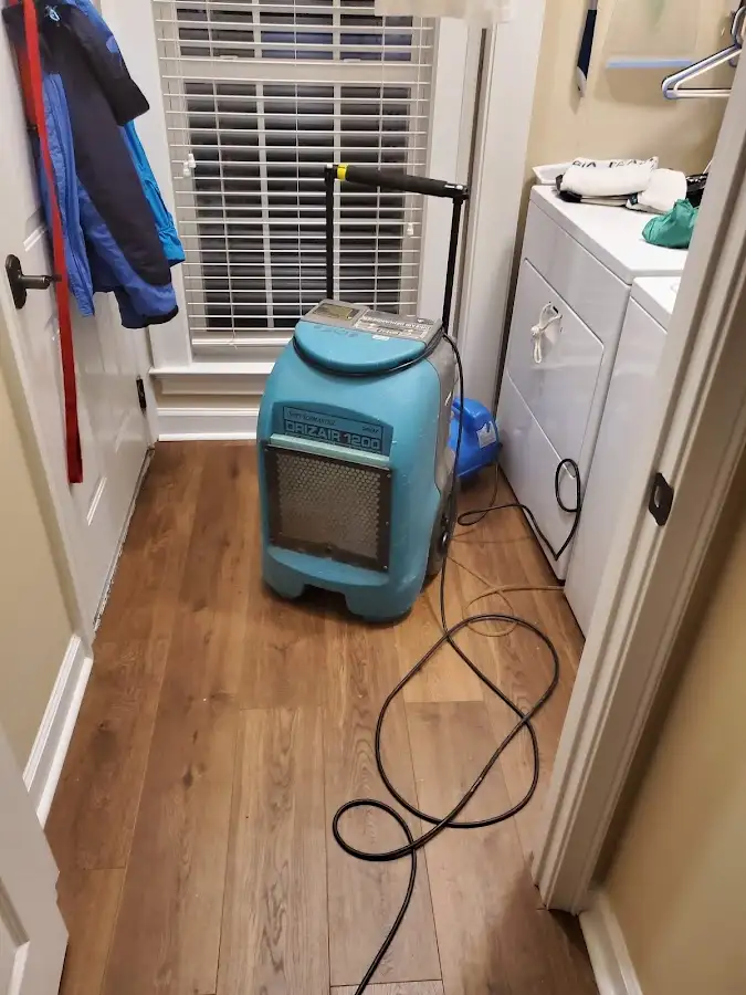 Commercial dehumidifier deployed for Flood Damage Cleanup in Bonadelle Ranchos